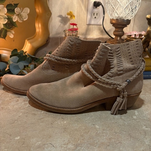 Dolce Vita Tan Kade Bootie Size 6 - Picture 1 of 8